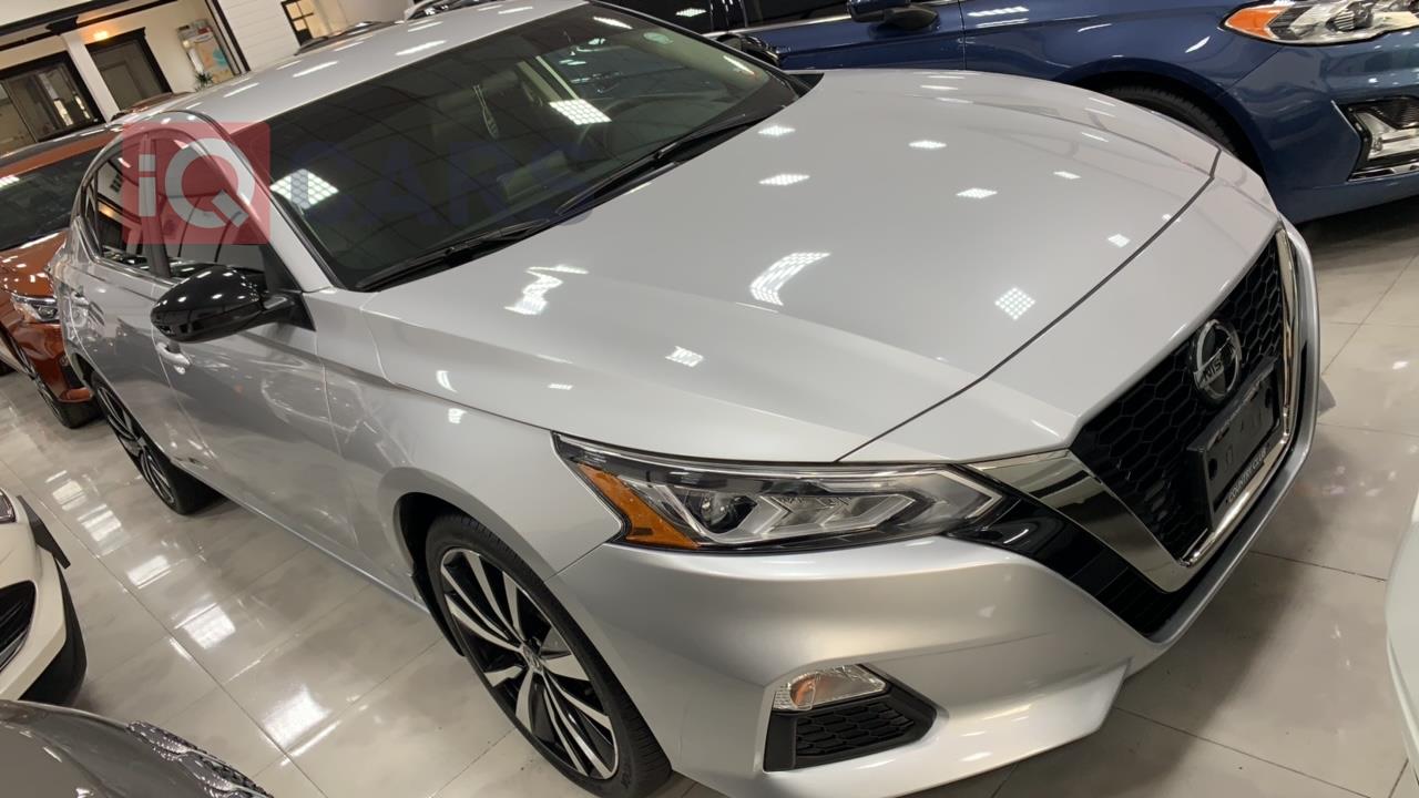 نيسان ألتيما